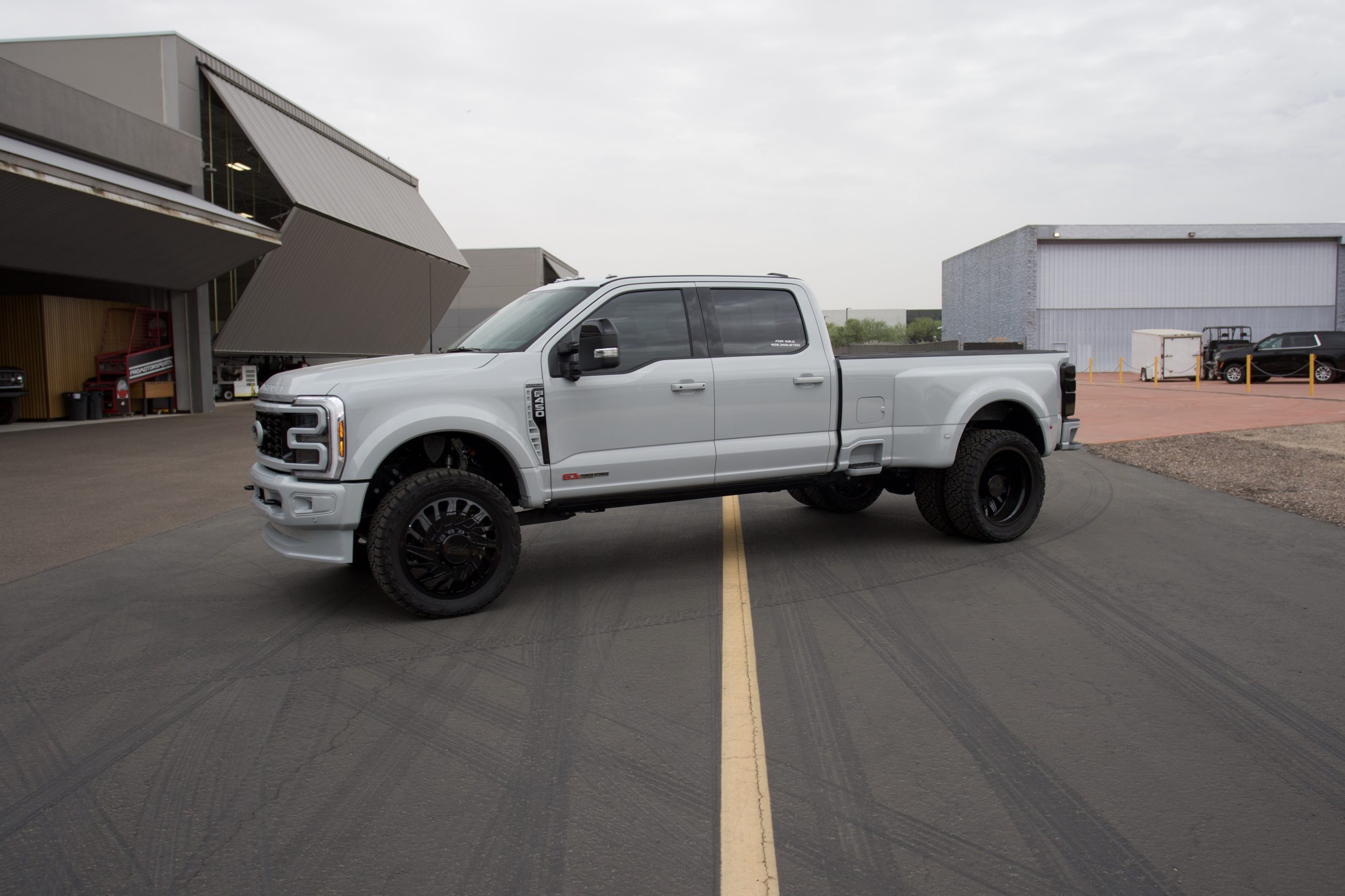2025 FORD F-450 SD LARIAT CREW CAB 4WD